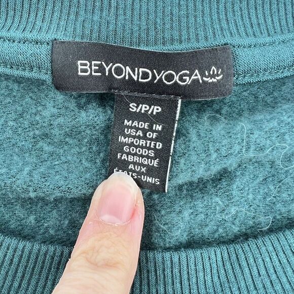Beyond Yoga Off Duty Green Pullover Sweatshirt Size Small - Picture 2 of 3